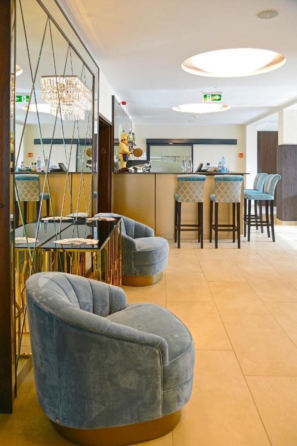 Hotel Czinege & Etterem Koka Eksteriør billede