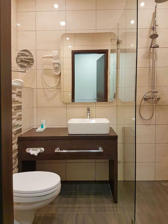 Hotel Czinege & Etterem Koka Eksteriør billede